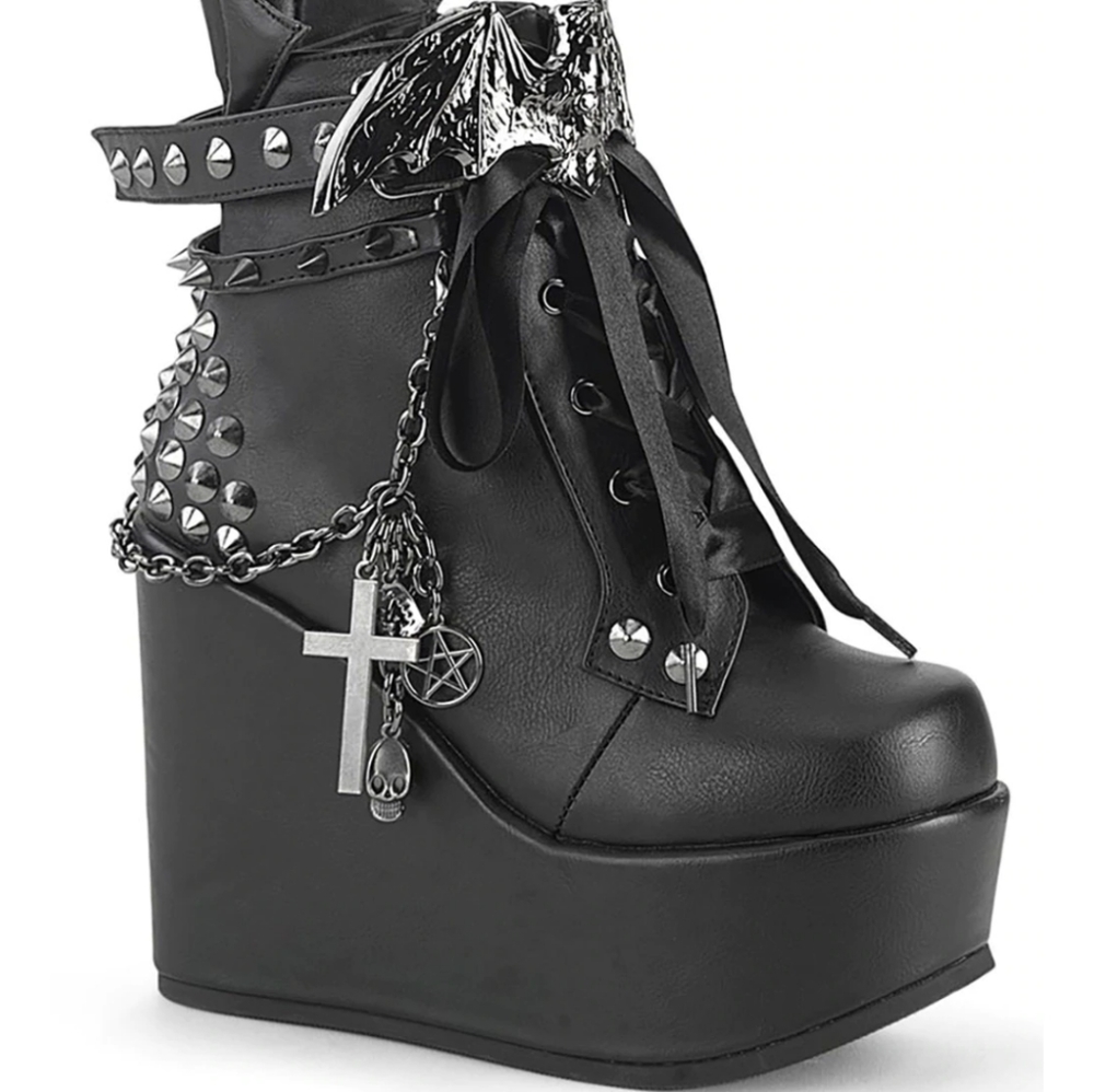 No Bat Days Wedge Boots [POISON-107-BVL]
